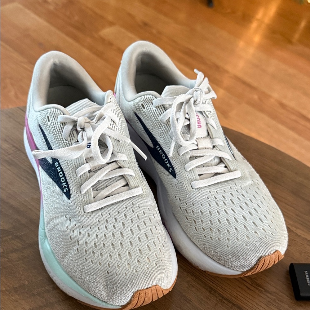 Brooks Women's light gray and Pink ghost 16 Athletic Shoes